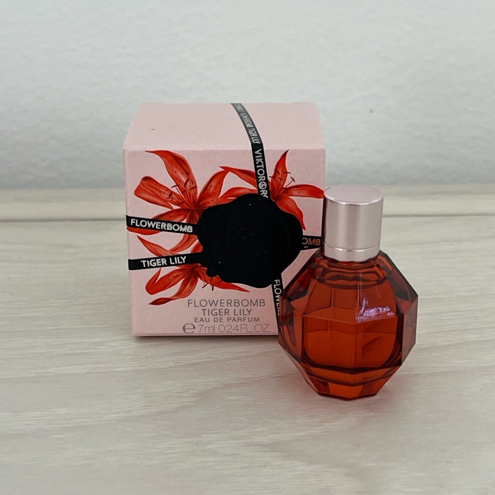 Mini size- Viktor & Rolf Flowerbomb Tiger Lily Pink Box with Orange Red Bottle